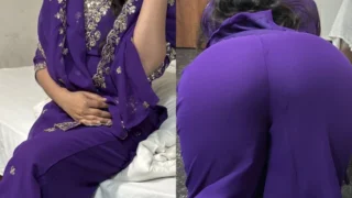 Muslim behen ne ammi jaan ke ghar aane se phele sex Kiya mms